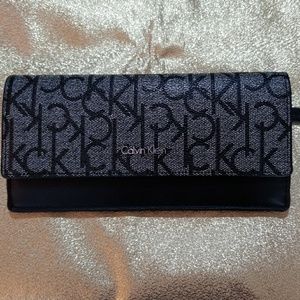 Large Slim Trifold Wallet